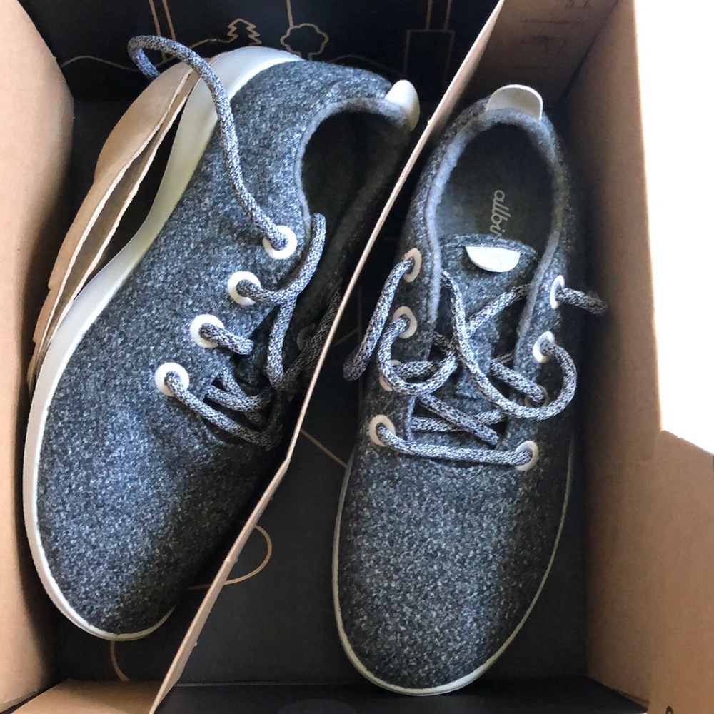 Allbirds women’s wool runners NEVER WORN size 9